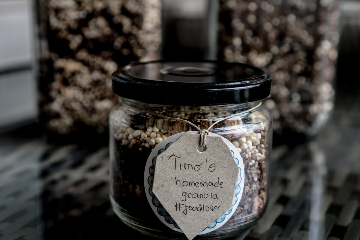 How to store homemade granola by The Cosmopolitas
